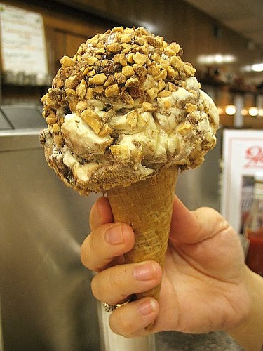 Barocky Road ice cream cone